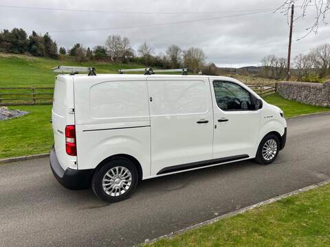 Toyota ProAce Icon - U44