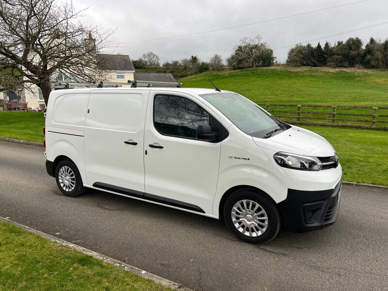 Toyota ProAce Icon - U44