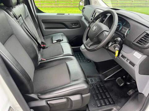Toyota ProAce Icon - U44
