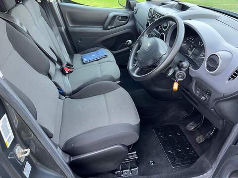 Peugeot Partner VTi 676 SE - U47