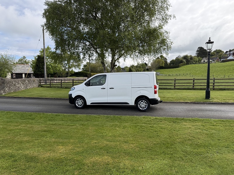 Vauxhall Vivaro Turbo D 3100 Dynamic - U56