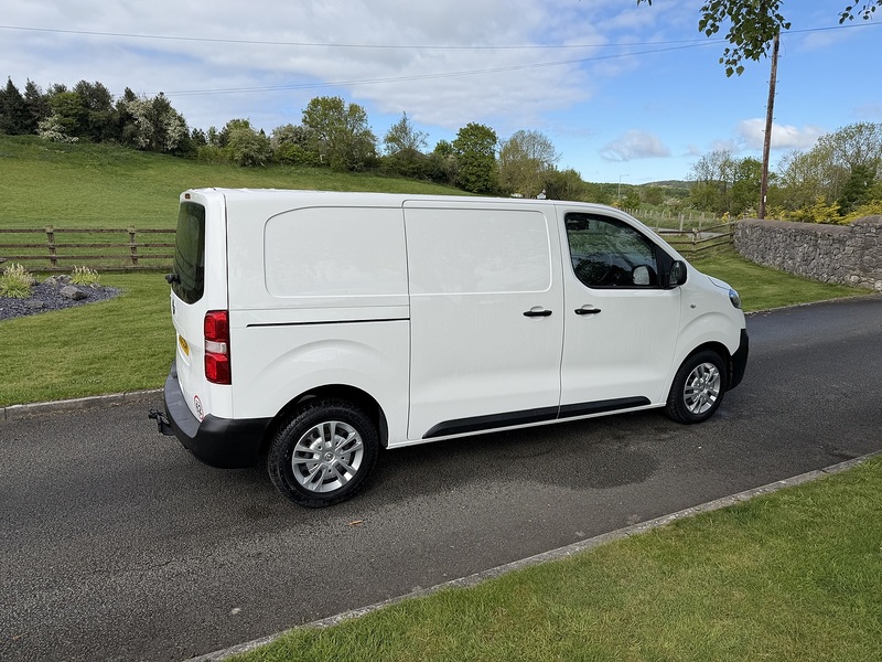 Vauxhall Vivaro Turbo D 3100 Dynamic - U56
