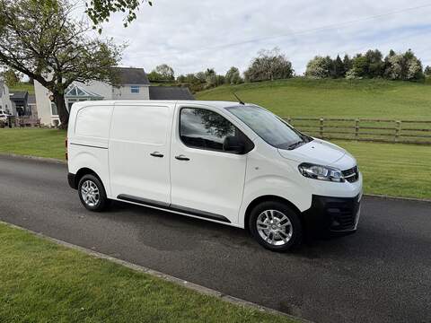 Vauxhall Vivaro Turbo D 3100 Dynamic - U56