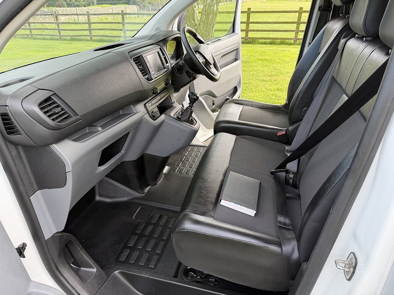 Vauxhall Vivaro Turbo D 3100 Dynamic - U56