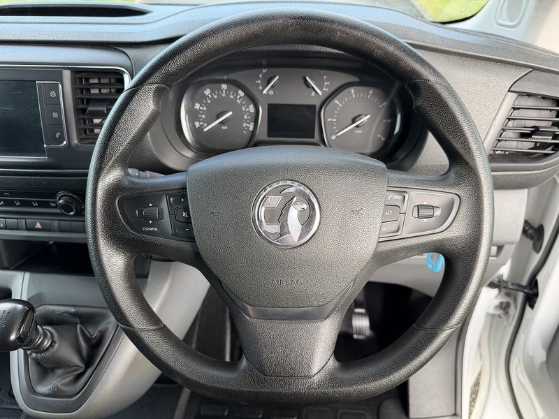 Vauxhall Vivaro Turbo D 3100 Dynamic - U56