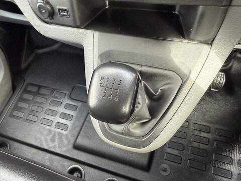 Vauxhall Vivaro Turbo D 3100 Dynamic - U56