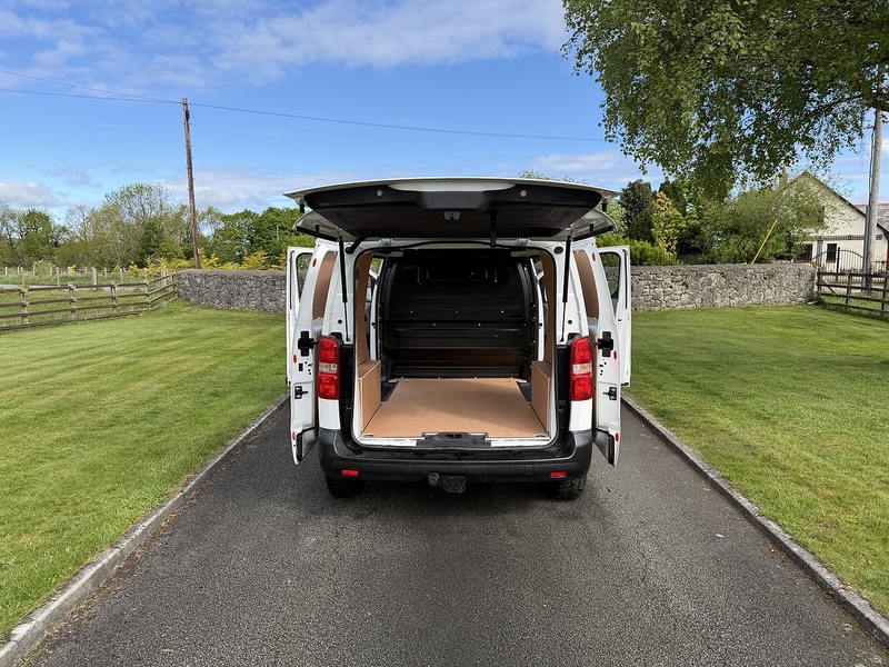 Vauxhall Vivaro Turbo D 3100 Dynamic - U56