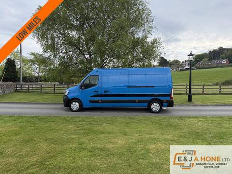Renault Master 1.5 dCi Laureate Car Derived Van 5dr Diesel Manual 4WD Euro 6 (s/s) (110 ps)