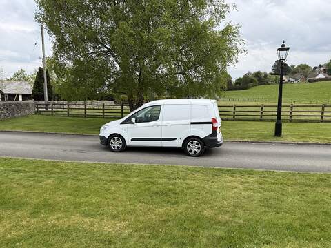 Ford Transit Courier EcoBoost Trend - U69