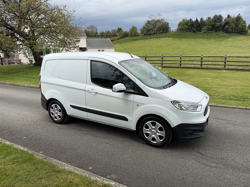 Ford Transit Courier EcoBoost Trend - U69