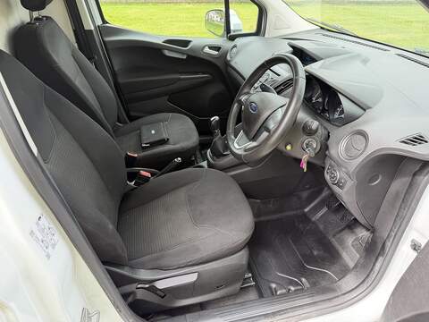 Ford Transit Courier EcoBoost Trend - U69