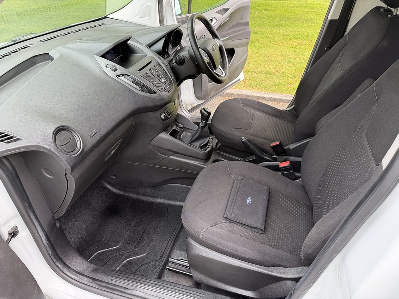 Ford Transit Courier EcoBoost Trend - U69