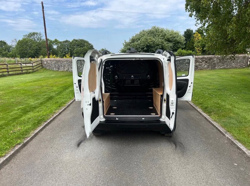 Fiat Fiorino MultiJetII Adventure - U7
