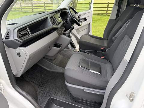 Volkswagen Transporter TDI T32 Startline 4motion Kombi - U70