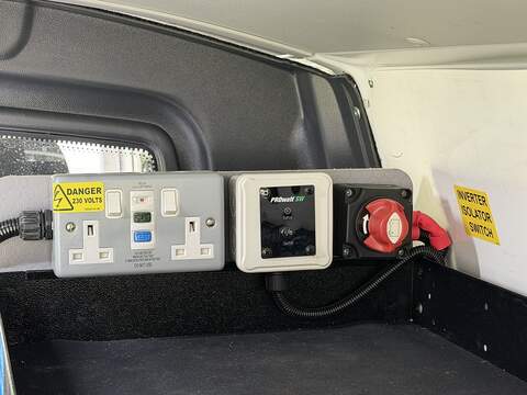 Volkswagen Transporter TDI T32 Startline 4motion Kombi - U70