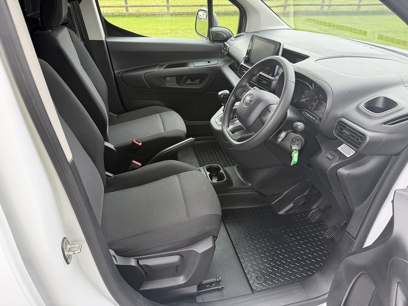 Toyota PROACE CITY BlueHDi Active - U82