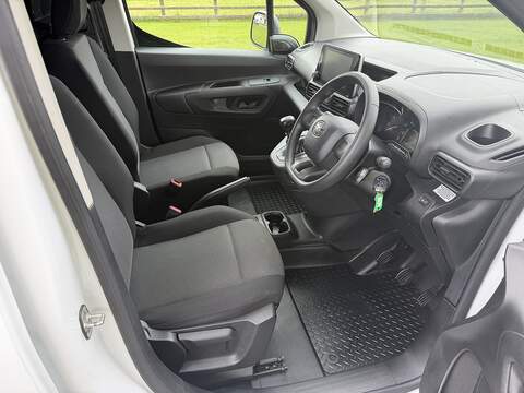 Toyota PROACE CITY BlueHDi Active - U82