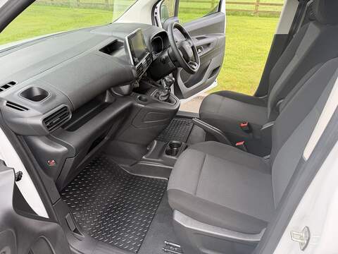 Toyota PROACE CITY BlueHDi Active - U82