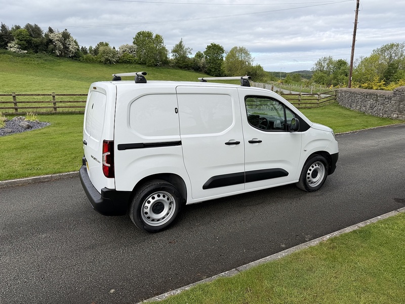 Toyota PROACE CITY BlueHDi Active - U83