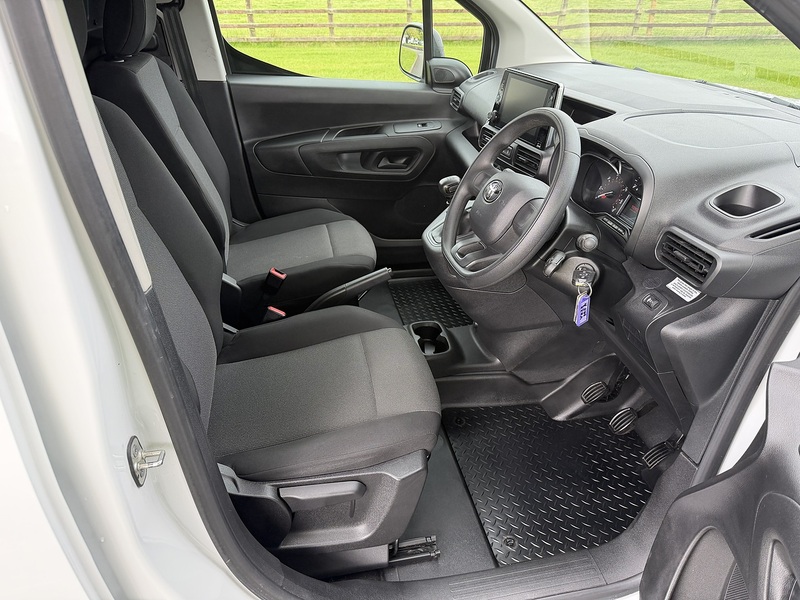 Toyota PROACE CITY BlueHDi Active - U84