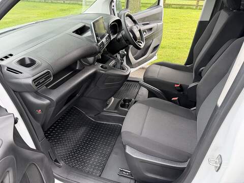 Toyota PROACE CITY BlueHDi Active - U84