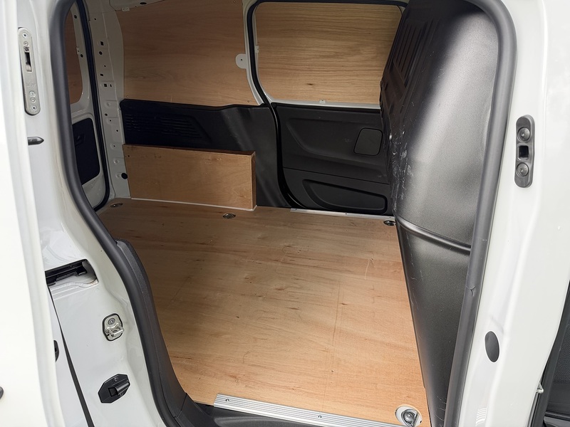 Toyota PROACE CITY BlueHDi Active - U84