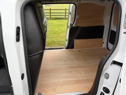 Toyota PROACE CITY BlueHDi Active - U84