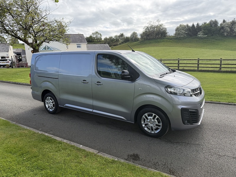 Vauxhall Vivaro Turbo D 3100 Sportive - U88