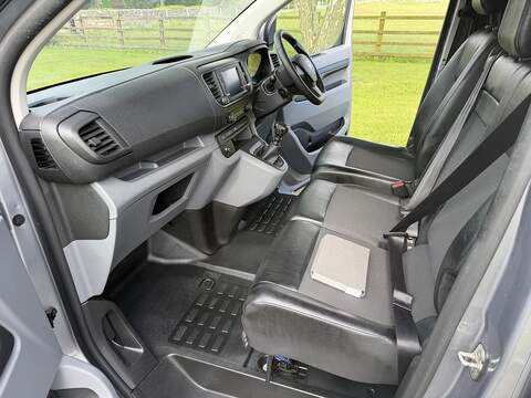 Vauxhall Vivaro Turbo D 3100 Sportive - U88