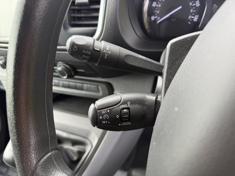 Vauxhall Vivaro Turbo D 3100 Sportive - U88