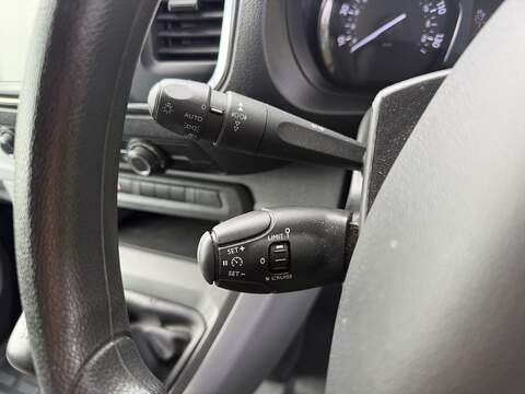 Vauxhall Vivaro Turbo D 3100 Sportive - U88