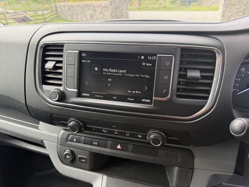 Vauxhall Vivaro Turbo D 3100 Sportive - U88