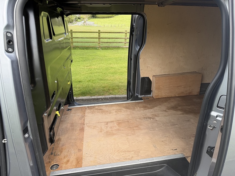 Vauxhall Vivaro Turbo D 3100 Sportive - U88