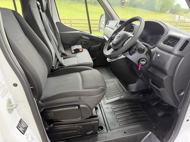 Nissan NV400 Dci Tekna L3h1 c/cab Dropside - U89