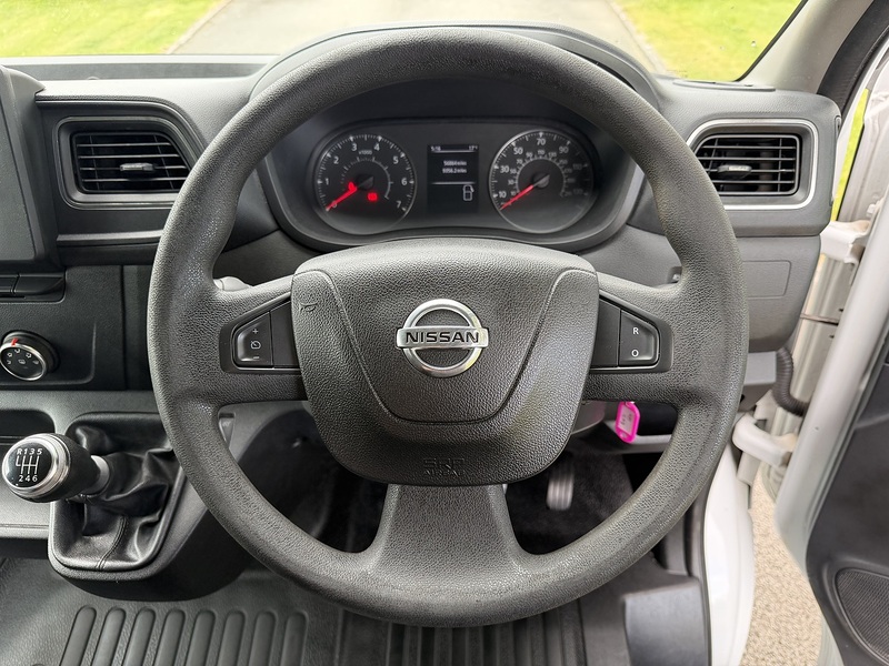 Nissan NV400 Dci Tekna L3h1 c/cab Dropside - U89