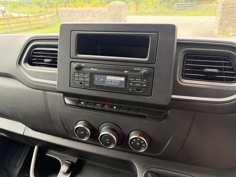 Nissan NV400 Dci Tekna L3h1 c/cab Dropside - U89