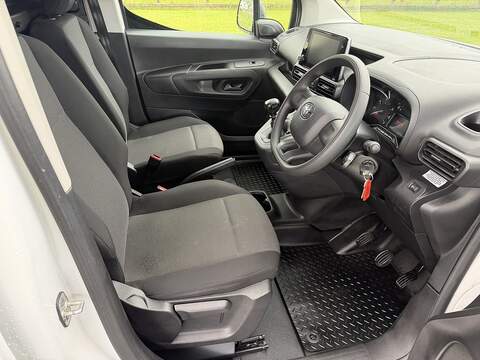 Toyota PROACE CITY BlueHDi Active - U90