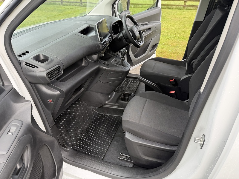 Toyota PROACE CITY BlueHDi Active - U90