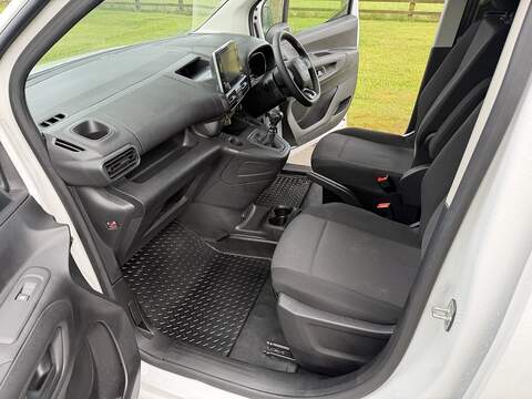 Toyota PROACE CITY BlueHDi Active - U90