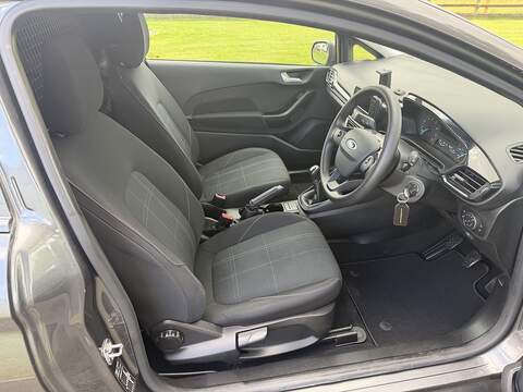 Ford Fiesta Van Ti-VCT - U92