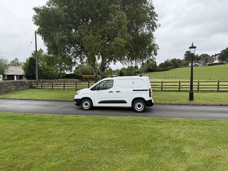 Toyota PROACE CITY BlueHDi Active - U95