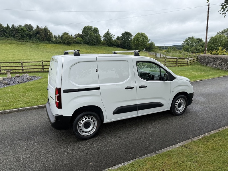 Toyota PROACE CITY BlueHDi Active - U95