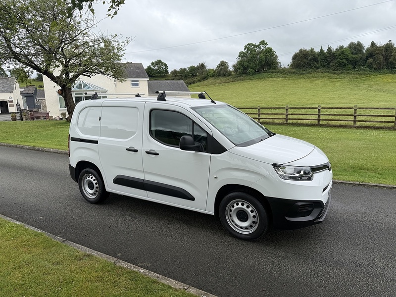 Toyota PROACE CITY BlueHDi Active - U95