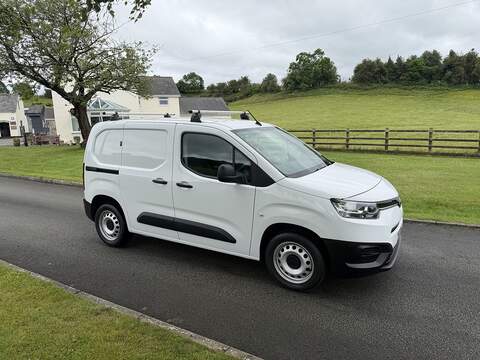 Toyota PROACE CITY BlueHDi Active - U95