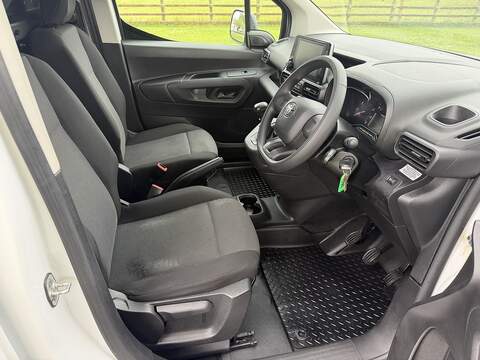 Toyota PROACE CITY BlueHDi Active - U95