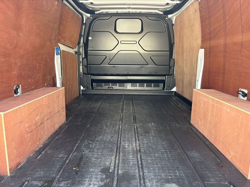 Ford Transit Custom 2.0 300 EcoBlue Limited Panel Van 5dr Diesel Manual L2 H1 Euro 6 (s/s) (130 ps) - U16