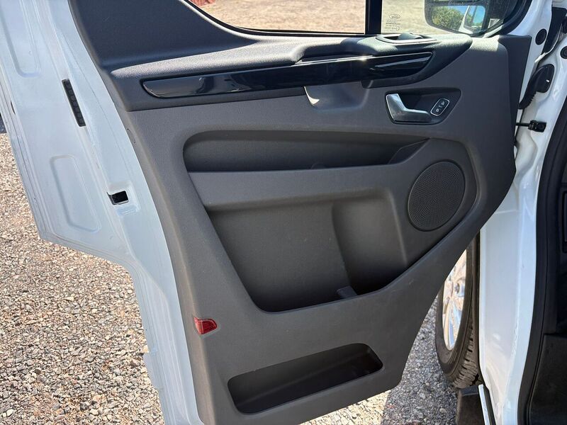 Ford Transit Custom 2.0 300 EcoBlue Limited Panel Van 5dr Diesel Manual L2 H1 Euro 6 (s/s) (130 ps) - U16