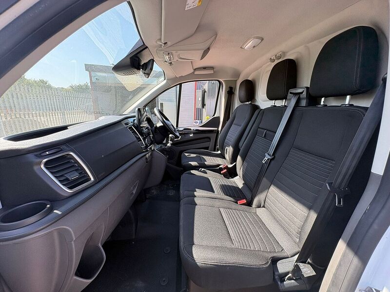 Ford Transit Custom 2.0 300 EcoBlue Limited Panel Van 5dr Diesel Manual L2 H1 Euro 6 (s/s) (130 ps) - U16