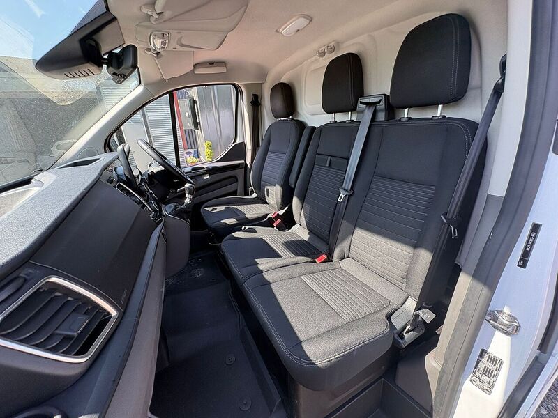 Ford Transit Custom 2.0 300 EcoBlue Limited Panel Van 5dr Diesel Manual L2 H1 Euro 6 (s/s) (130 ps) - U16