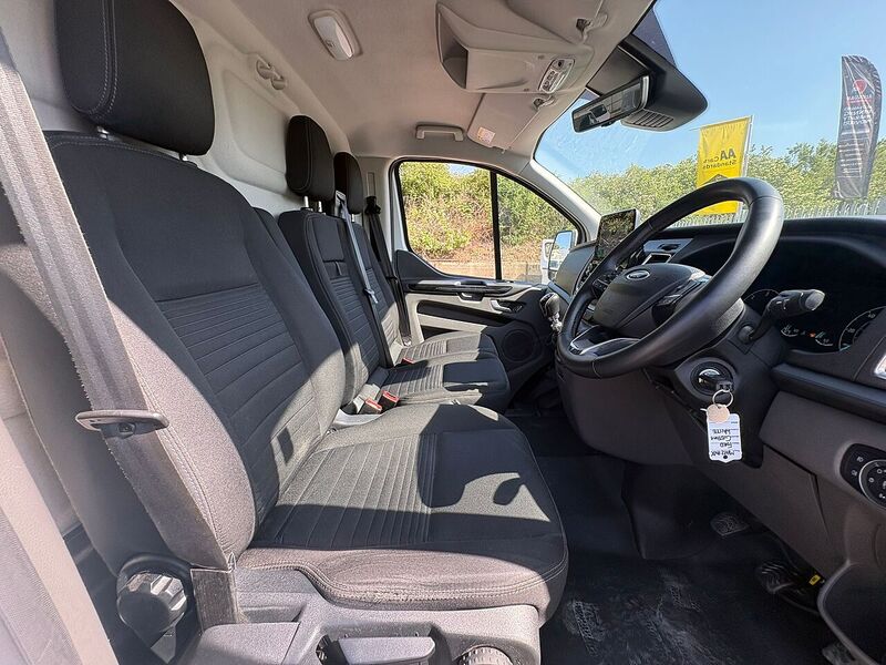 Ford Transit Custom 2.0 300 EcoBlue Limited Panel Van 5dr Diesel Manual L2 H1 Euro 6 (s/s) (130 ps) - U16